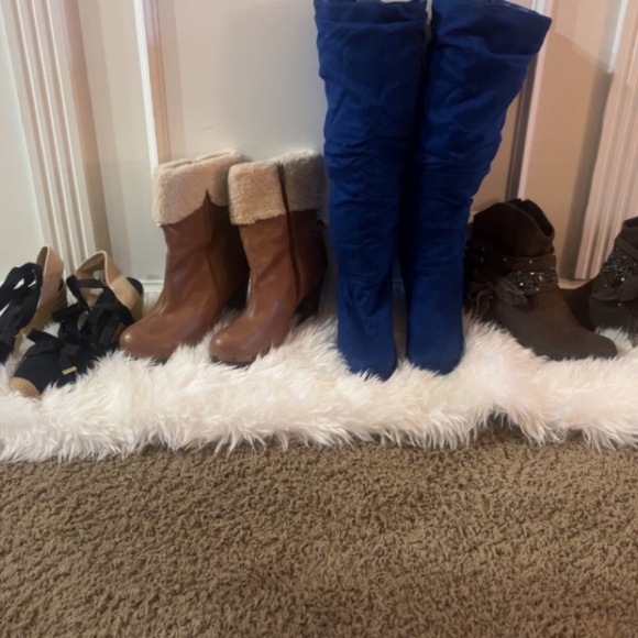Shoes - Picture 1 of 4
